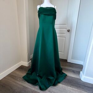 Betsy & Adam By Jaslene Millennium Collection Emerald Gown RX Dress Bridesmaid